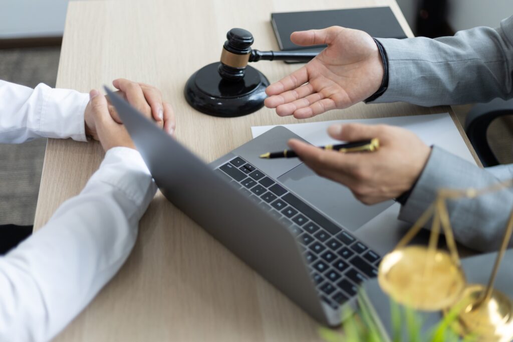  Experienced lawyer for motorcycle accident Miami discussing a case with an injured client – Anijar Law.